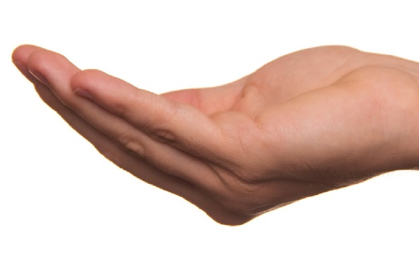 Spanking-Handhaltung - Hand mit Hohlraum vor einem weißen Hintergrund
